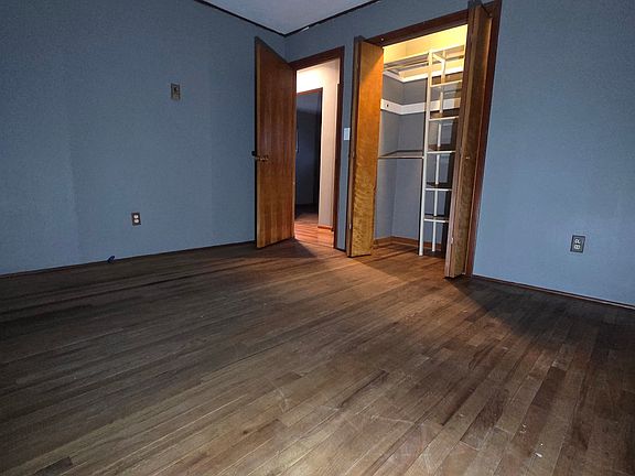 5th image of 218 Pierce St
