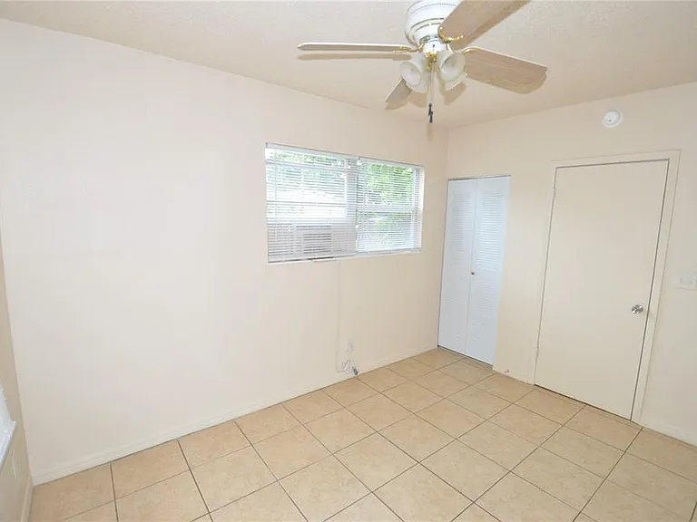 1624 Merrick Rd — Photo 10