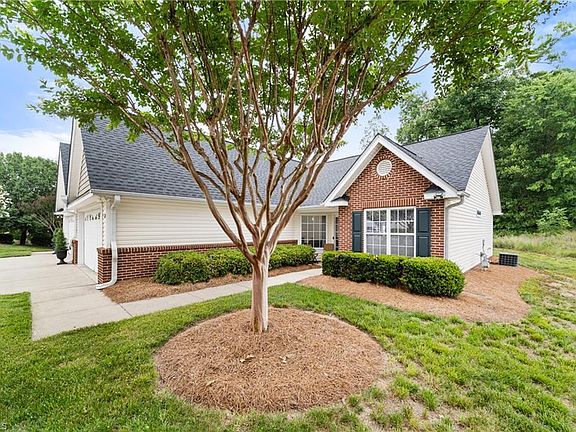 2nd image of 1344 Crosswinds Dr