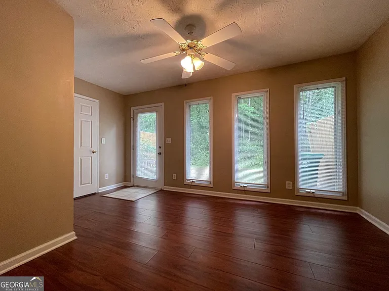 2962 Stonecrest Ln — Photo 12