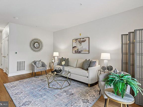 5th image of 501 King Farm Blvd APT 206