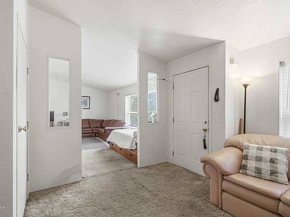 5th image of 4260 Latimer Rd
