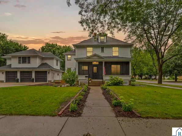 802 S 3rd St, Saint Peter, MN 56082