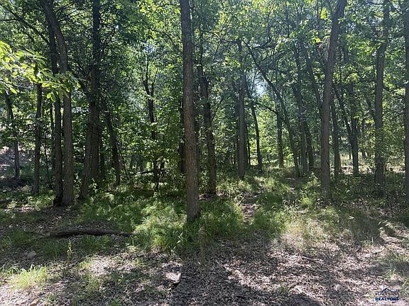 4th image of Aspen Way Block 2 Lot 1