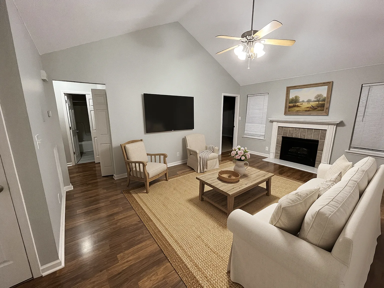 3 bed, 1207 sqft, $3,150 — Photo 2