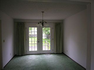 3rd image of 730 Woodworth Ave