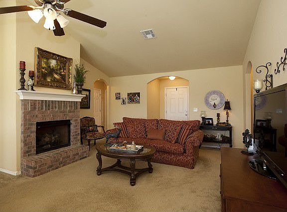 Vaulted ceiling and fireplace 