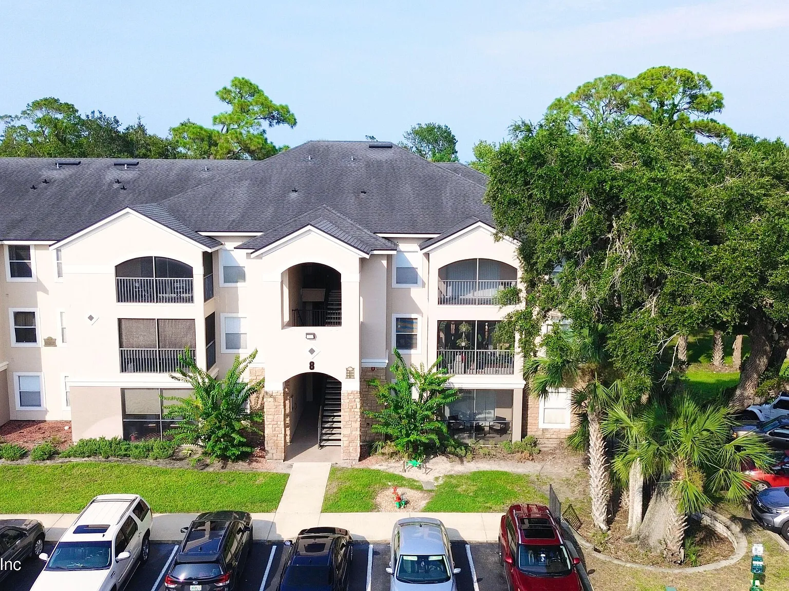 3 bed, 2.0 bath, 1162 sqft, $2,000 — Photo 3