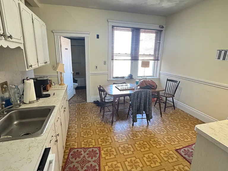 2013 Commonwealth Ave #3F — Photo 2