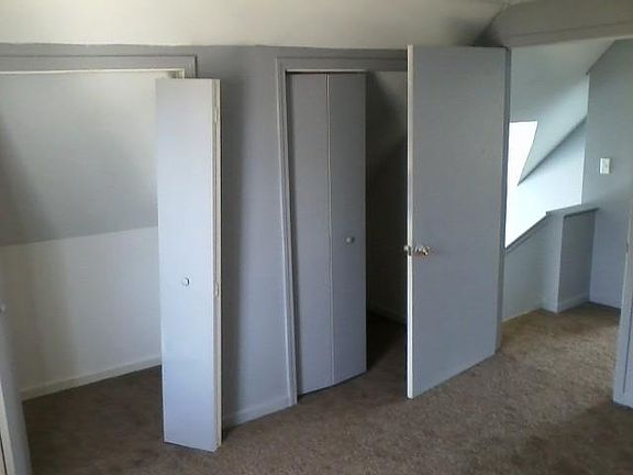 5th image of 326 1/2 W 9th St