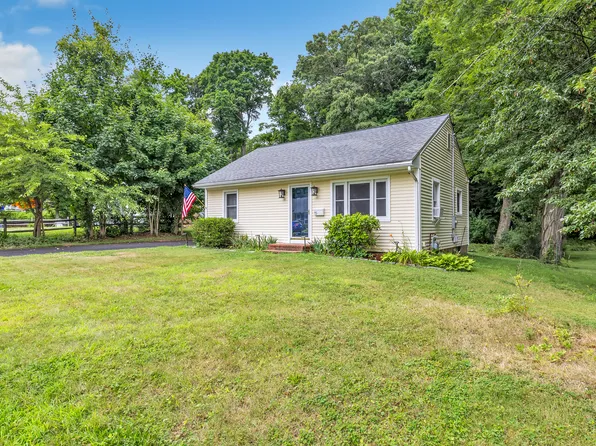 15 Beach Place, Branford, CT 06405