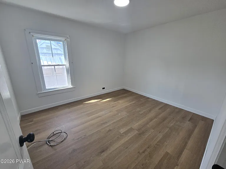 195 W Main St — Photo 3
