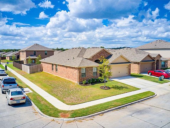 3rd image of 1124 Autumnwood Dr
