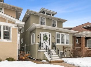 1172 Clarence Ave, Oak Park, IL 60304