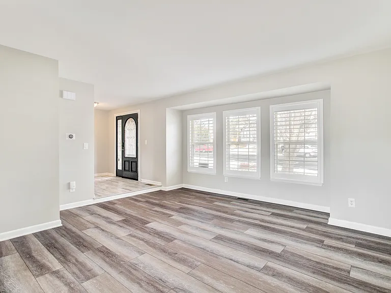 3445 Lynnwood Way — Photo 4