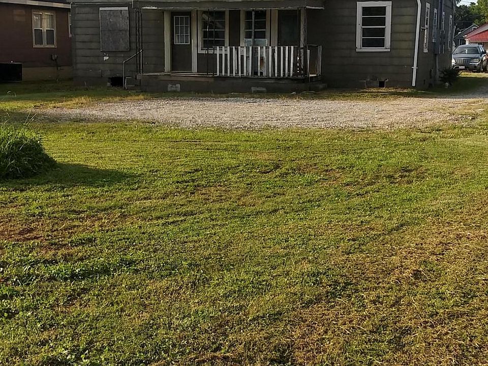 2nd image of 917 Exeter Ave