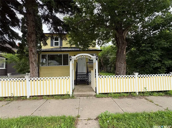 368 4th Avenue E, Melville, SK S0A 2P0
