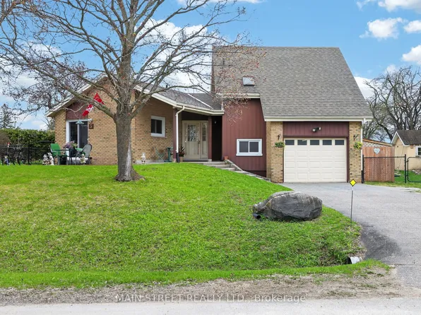 3 Meadowlands Dr, Brock, ON L0E 1E0