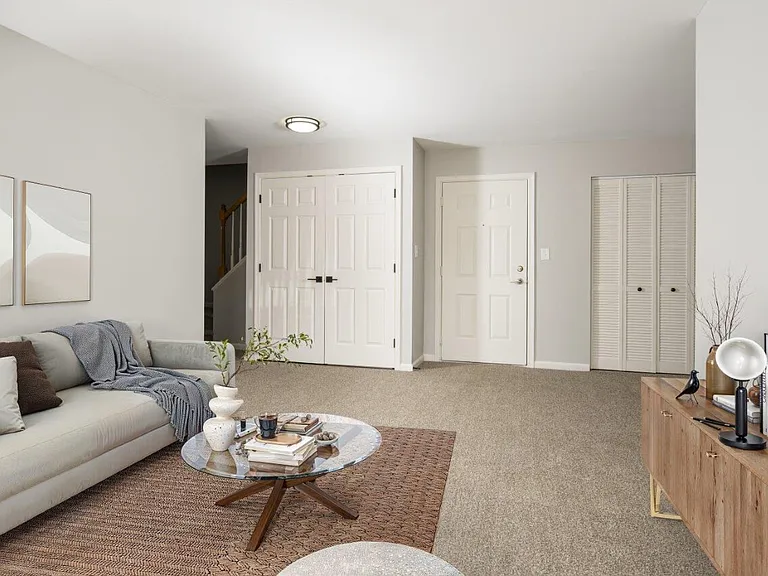 Iron Ridge and Stonegate Apartments — Photo 5