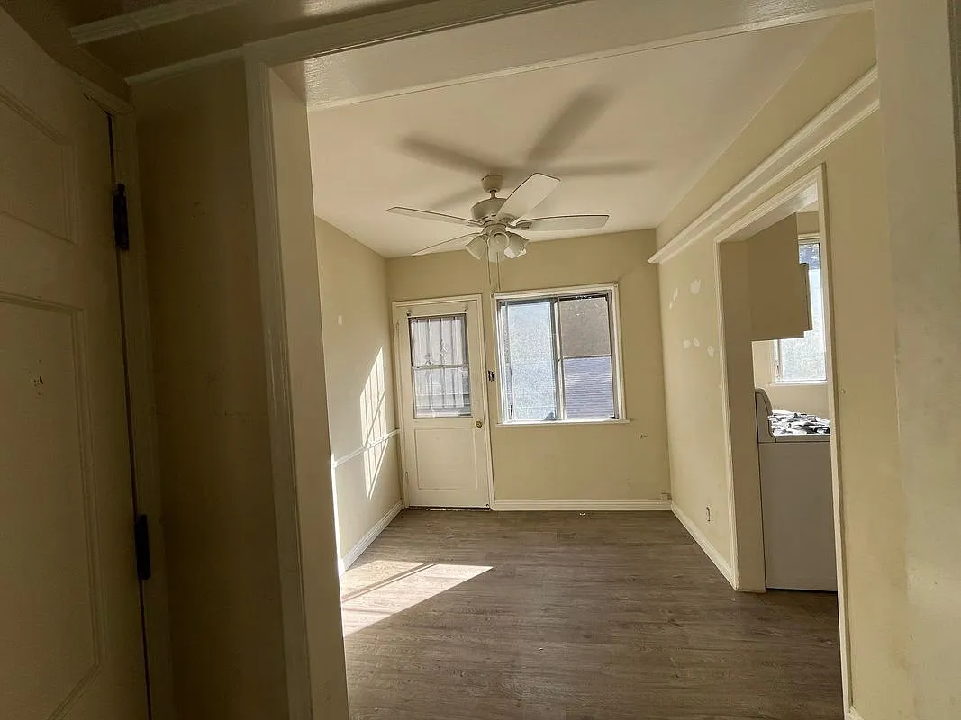 Building Photo - 126 N Maple St #126.5