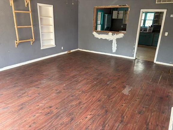 2nd image of 114 N 5th St