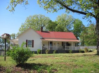 105 Hopie Ln, Commerce, GA 30530