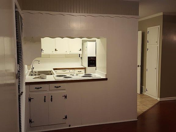 4th image of 7625 Terry Dr