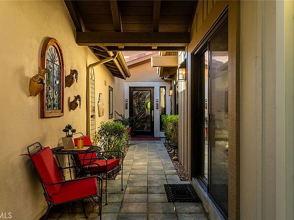 5th image of 67 Laredo Ln