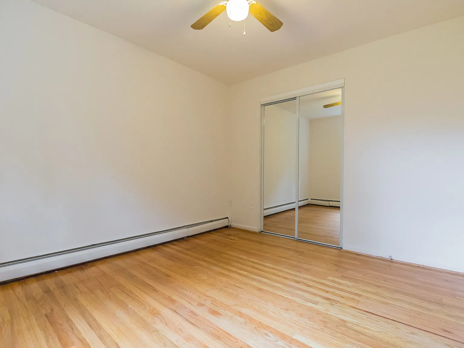 Fox Chase Park Apartments — Photo 2