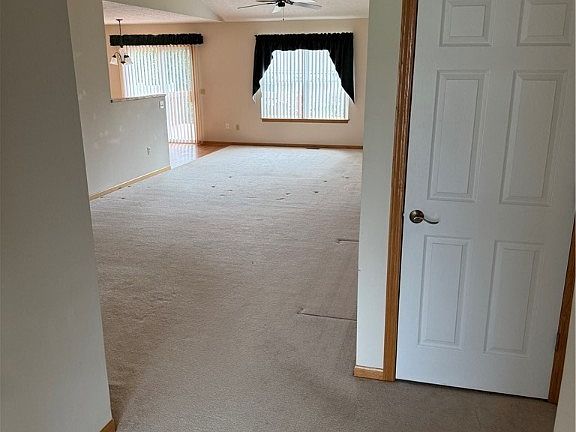 2nd image of 3049 Somerset Dr