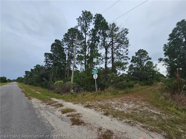 1265 Kumquat St, Lake Placid, FL 33852