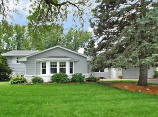 1391 Cherry Hill Rd, Mendota Heights, MN 55118