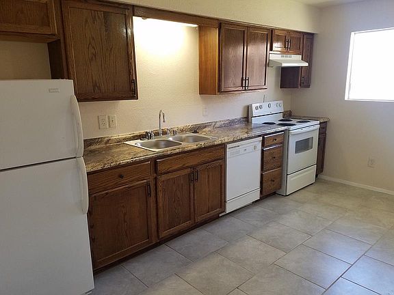 5th image of 2002 Scenic Dr APT A