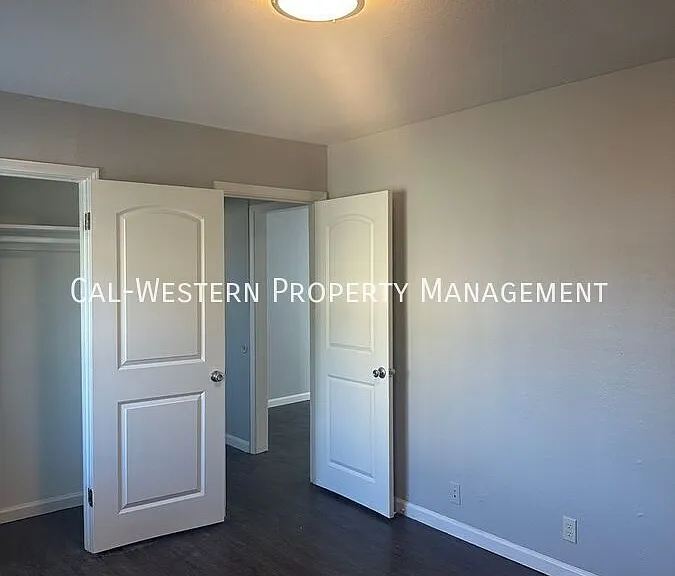395 S 4th St #4 — Photo 5