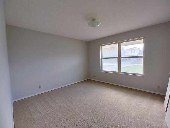 5th image of 1606 Northbrook Dr APT 5