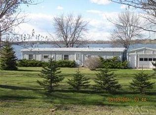 112 Best Point Dr, Madison, SD 57042