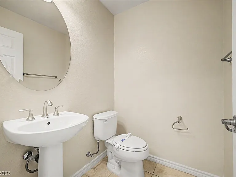 10560 Laurelwood Lake Ave — Photo 9