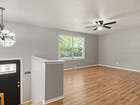 4th image of 4215 Marquette St