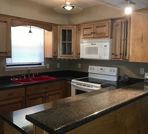 4th image of 310 Oak Dr