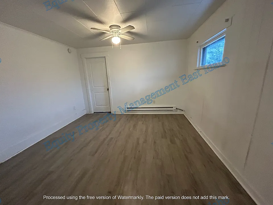809 E Clark St #5