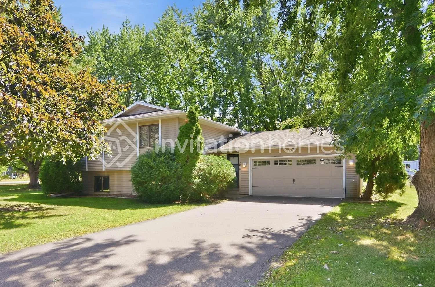 578 Witt Ct Vadnais Heights, MN 55127 — Photo 1