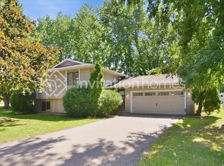 578 Witt Ct, Vadnais Heights, MN 55127