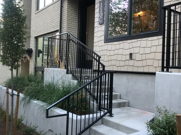110 C 2nd St S, Kirkland, WA 98033
