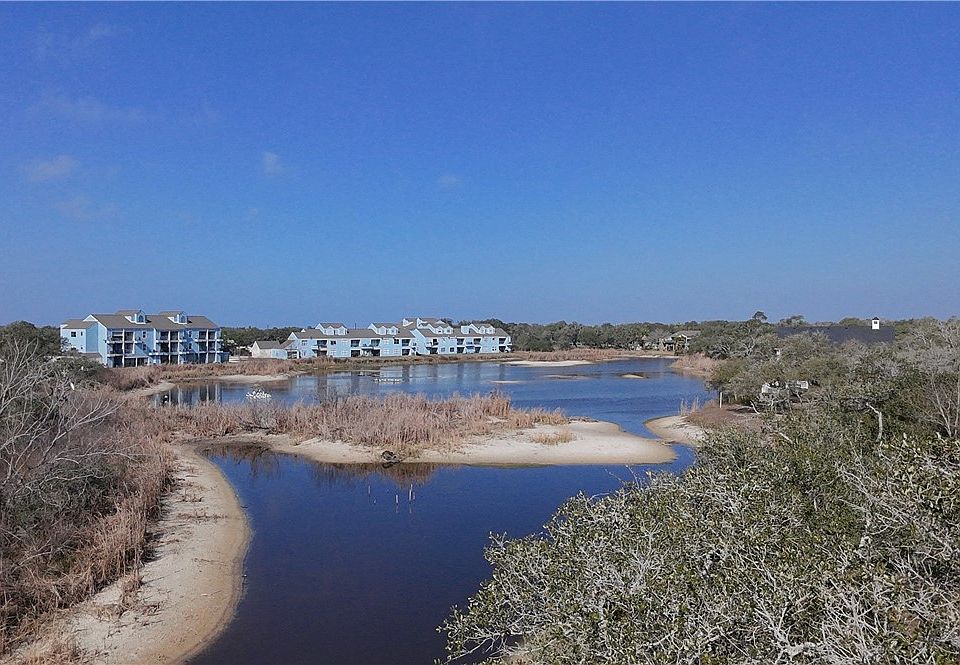 1st image of 150 East Lake Dr