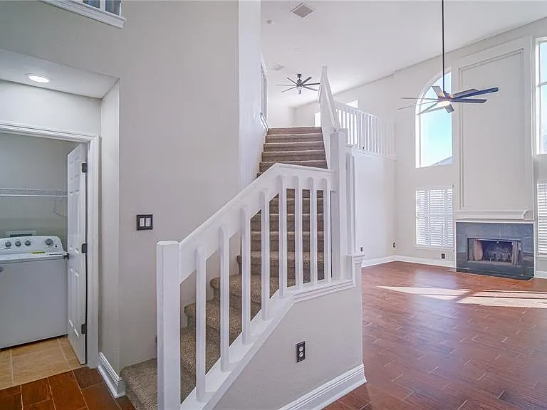 1020 Woodsong Way — Photo 5