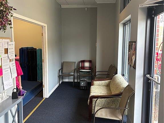 3rd image of 562 Valley Rd #5