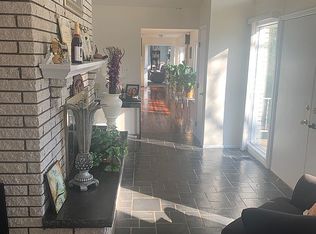 21180 Dickinson Rd, New Boston, MI 48164