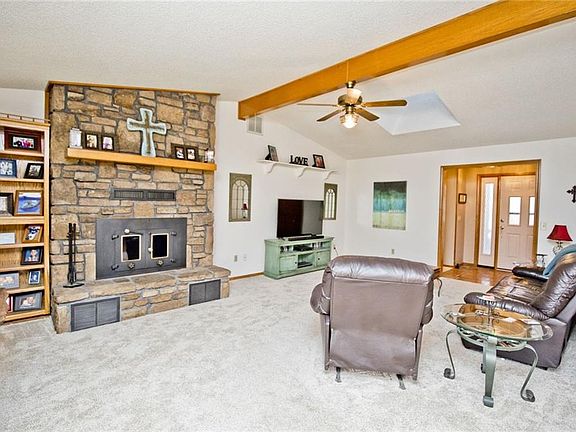 3rd image of 3 Camelford Ln