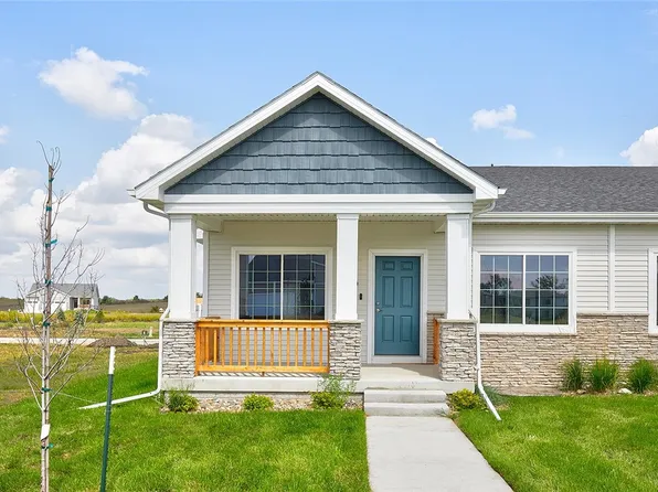 9732 Regatta Ln, Johnston, IA 50131