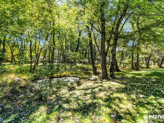 4th image of 639 Piermont Road